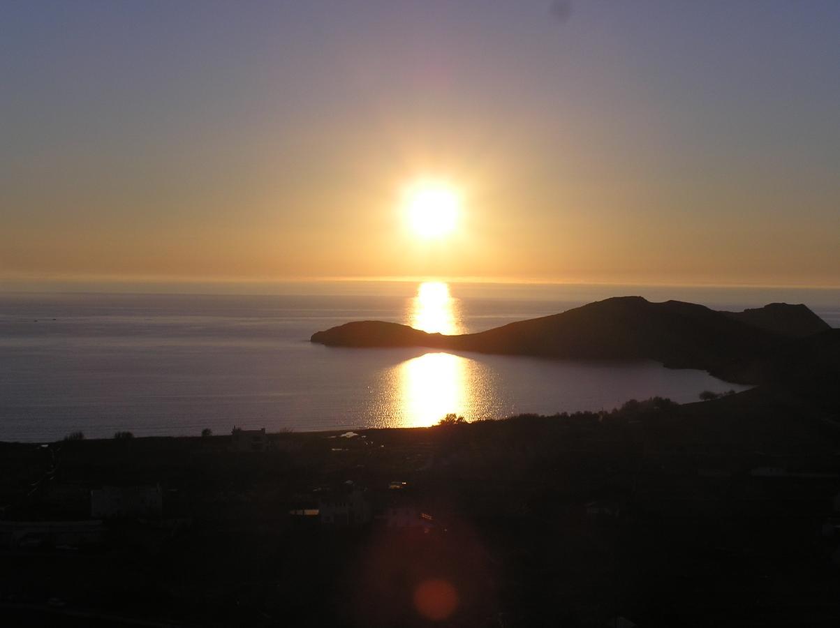 Iliovasilema Aparthotel Plati  Buitenkant foto