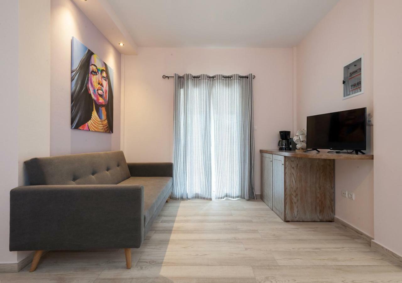 Iliovasilema Aparthotel Plati  Buitenkant foto
